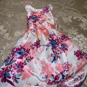 Girls dress